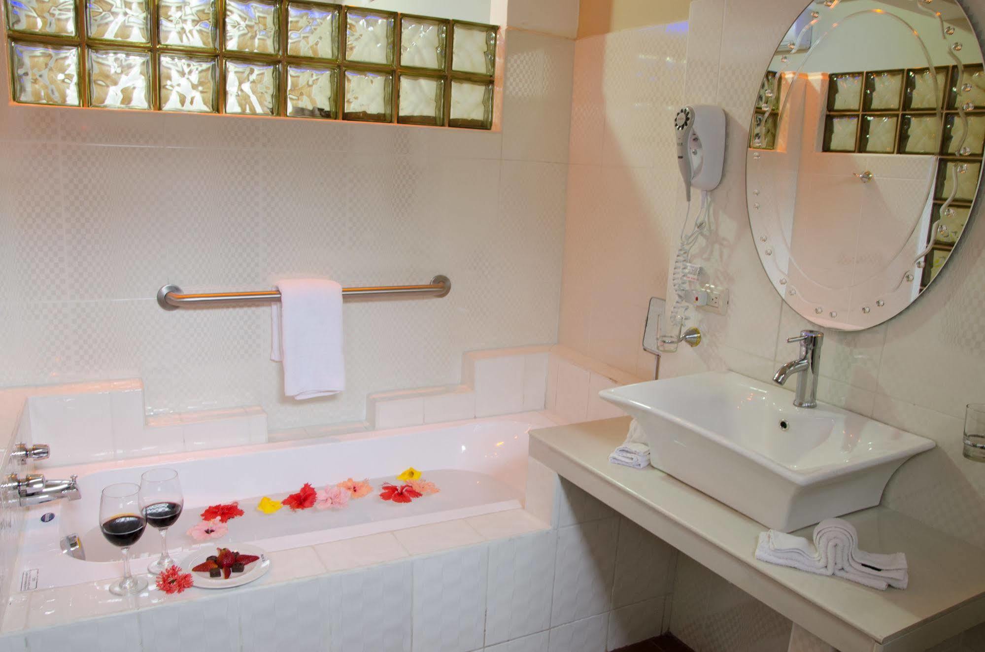 Hotel Palace Galapagos Puerto Ayora  Exteriér fotografie